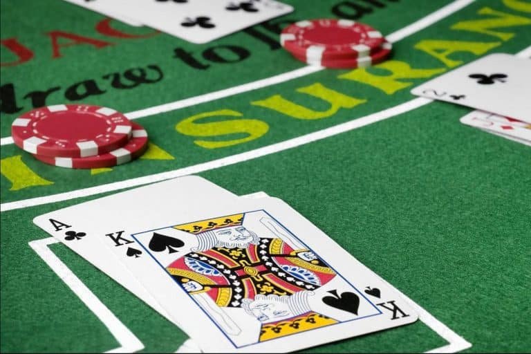 Bàn chơi Live Casino trực tuyến với người thật sanhbai